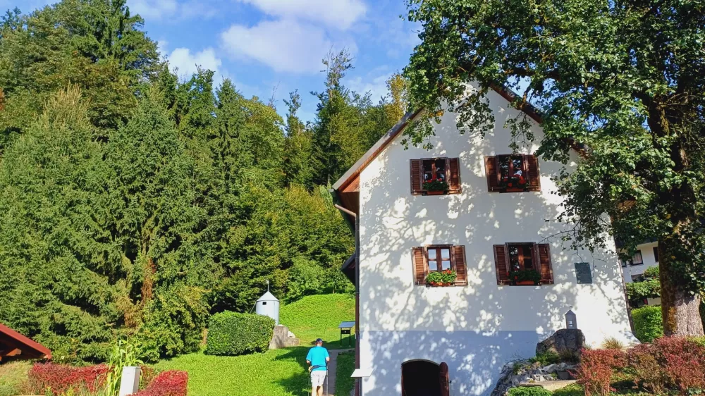 Poklon najvišje stoječemu državnemu spomeniku