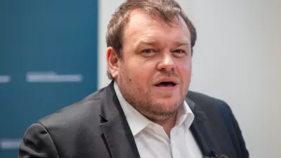 Brdo pri Kranju, Kongresni center Brdo.Novinarska konferenca v okviru vseslovenskega srecanja ministra za solidarno prihodnost Simona Maljevca z zupanjami in zupani na temo ucinkovite dolgotrajne oskrbe v lokalni skupnosti.Minister za solidarno prihodnost Simon Maljevac.