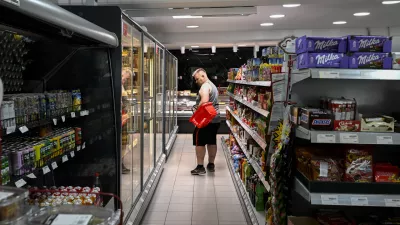 Trgovina atlasnakupovanježivilahranatrgovinetrgovcikošarica25.06.2025 - Nakupovanje ob nedeljah in praznikih, odprte trgovine. FOTO: Nik Erik Neubauer