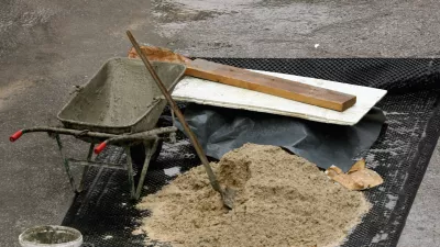 - ilustrativna fotografija - gradbeništvo - črna gradnja - čista lopata - samokolnica - //FOTO: Tomaž Skale / Foto: Tomaž Skale