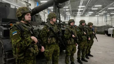 FILE PHOTO: Estonian NATO troops stand in line during a news conference of British Secretary of State for Defence Ben Wallace, Baltic defence ministers and representatives from other NATO members in Tapa Army Base, Estonia, January 19, 2023. REUTERS/Ints Kalnins/File Photo