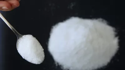 ﻿- simbolična fotografija - kuhinjska sol - soljenje - //FOTO: Tomaž Skale