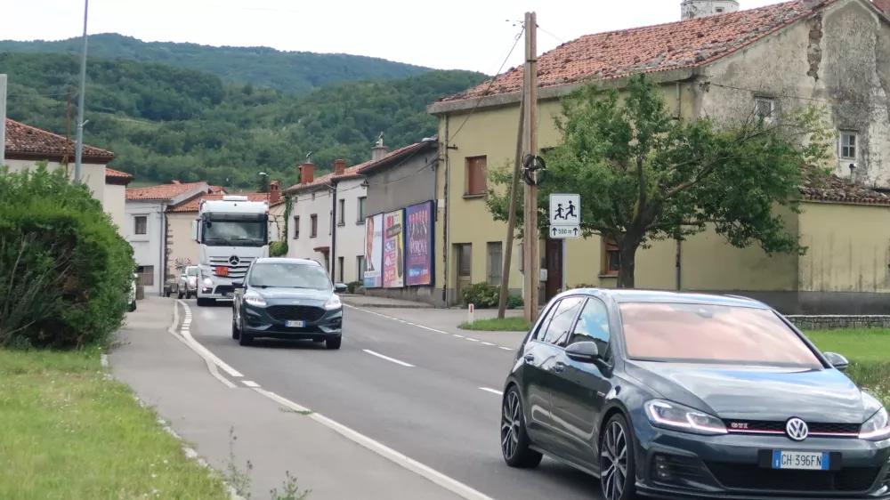 Rebernice, Podnanos, Razdrto, hitra cesta, Lozice, Podraga, kolone, promet