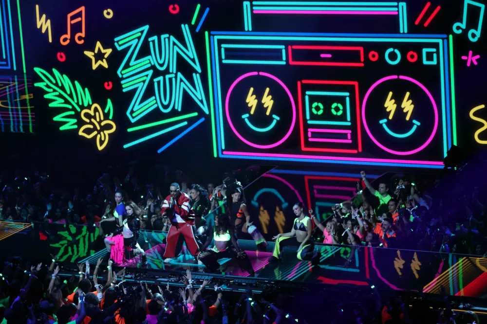 J Balvin performs at the 2025 MTV Video Music Awards in Elmont, New York, U.S., September 7, 2025. REUTERS/Brendan Mcdermid