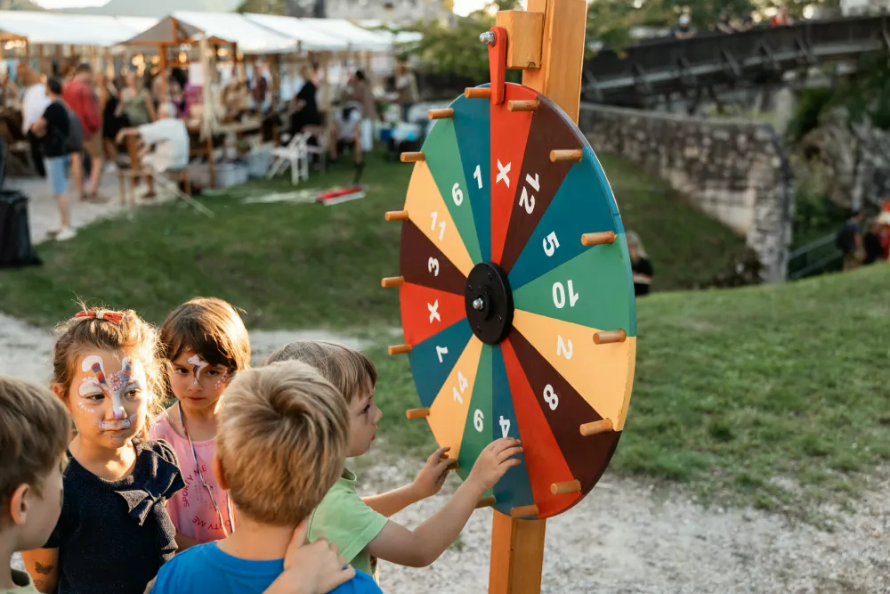 Največji srednjeveški grad obiskalo 22.000 turistov