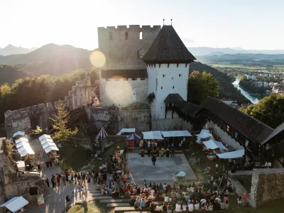 Največji srednjeveški grad obiskalo 22.000 turistov