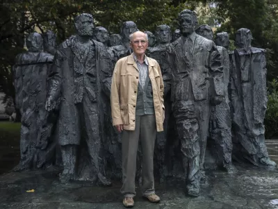 ﻿- 23.09.2019 - Andrej Marinc, nekdanji politik - sekretar sekretariata in član predsedstva CK ZKS (1968 - 1972), predsednik IS Skupščine SRS (1972 - 1978), podpredsednik ZIS (1978 - 1979), predsednik CK ZKS (1982 - 1986) in član Predsedstva SRS (1986 - 1990).   //FOTO: Jaka GasarOPOMBA: ZA OBJEKTIV - INTERVJU