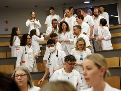 - 15.01.2024 - stavka Sindikata zdravnikov in zobozdravnikov Slovenije – protest zaradi neuresničenih zavez vlade iz že sklenjenih sporazumov - zbor zaposlenih na Onkološkem inštitutu Ljubljana//FOTO: Tomaž Skale