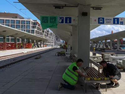 V uporabi novi peroni na glavni železniški postaji Ljubljana