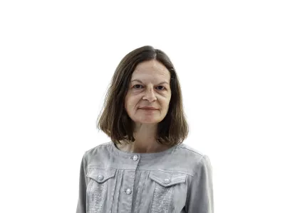 Ingrid MagerZA ONLINE - Redakcija Dnevnik 2024 - portreti za komentarje in kolumne - kolumnisti - komentatorji – novinarji - portret //FOTO: Luka Cjuha