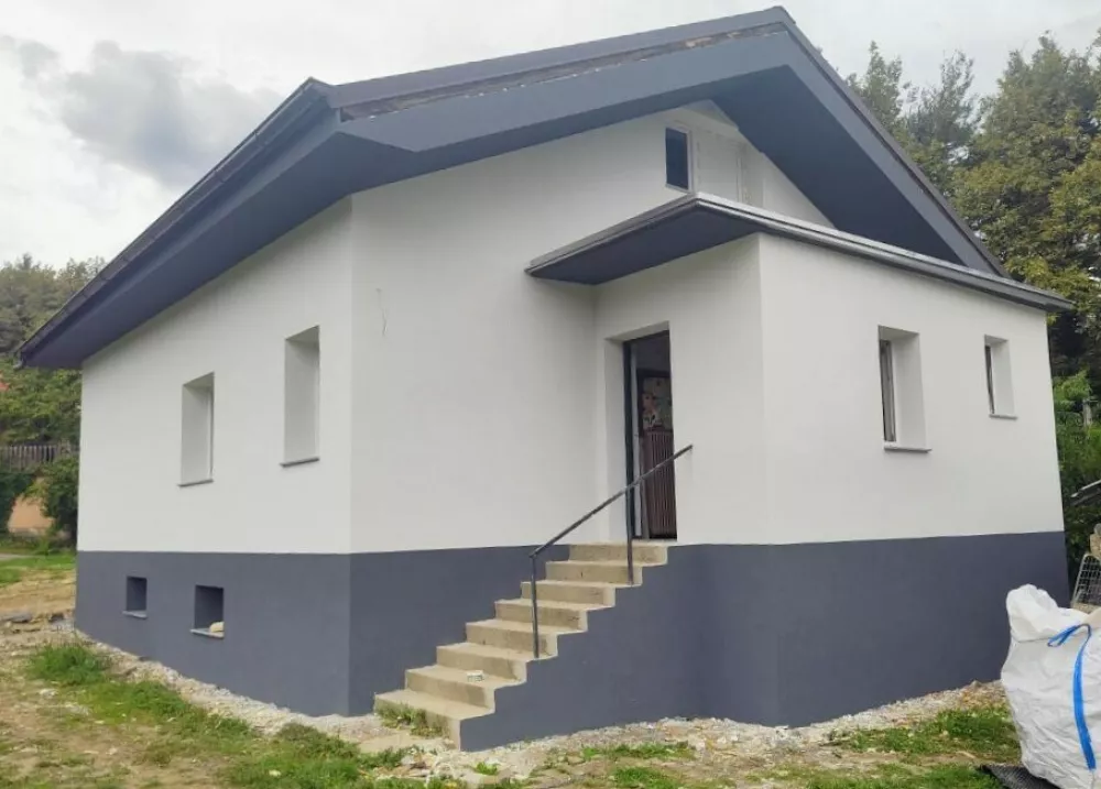 Iskrica, družina Zabukovnik, Vinarje pri Slovenski Bistrici. Obnovljena hiša po neurju s točo. Foto: Sabina Zabukovnik / Foto: Sabina Zabukovnik 