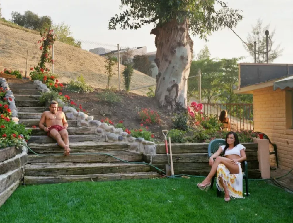 Sultan je odra&scaron;čal v dolini, zato je bil obisk domov, podobnih njegovemu otro&scaron;kemu domu, a preurejenih za potrebe pornografije, &scaron;e toliko bolj nenavaden. Foto: galerije Casemore in zapu&scaron;čine Larryja Sultana