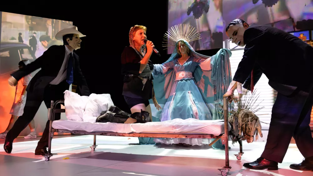 Več kot iskanje ljubezni