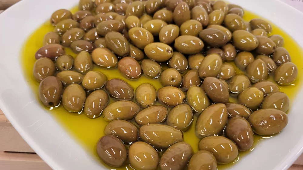 namizne oljke, vložene v oljčnem olju, Olea d'Istria / Foto: Katja Gleščič 