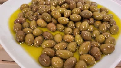 namizne oljke, vložene v oljčnem olju, Olea d'Istria / Foto: Katja Gleščič 