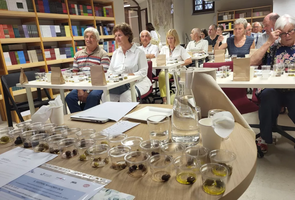 9. festival namiznih oljk, degustacija / Foto: Katja Gleščič 