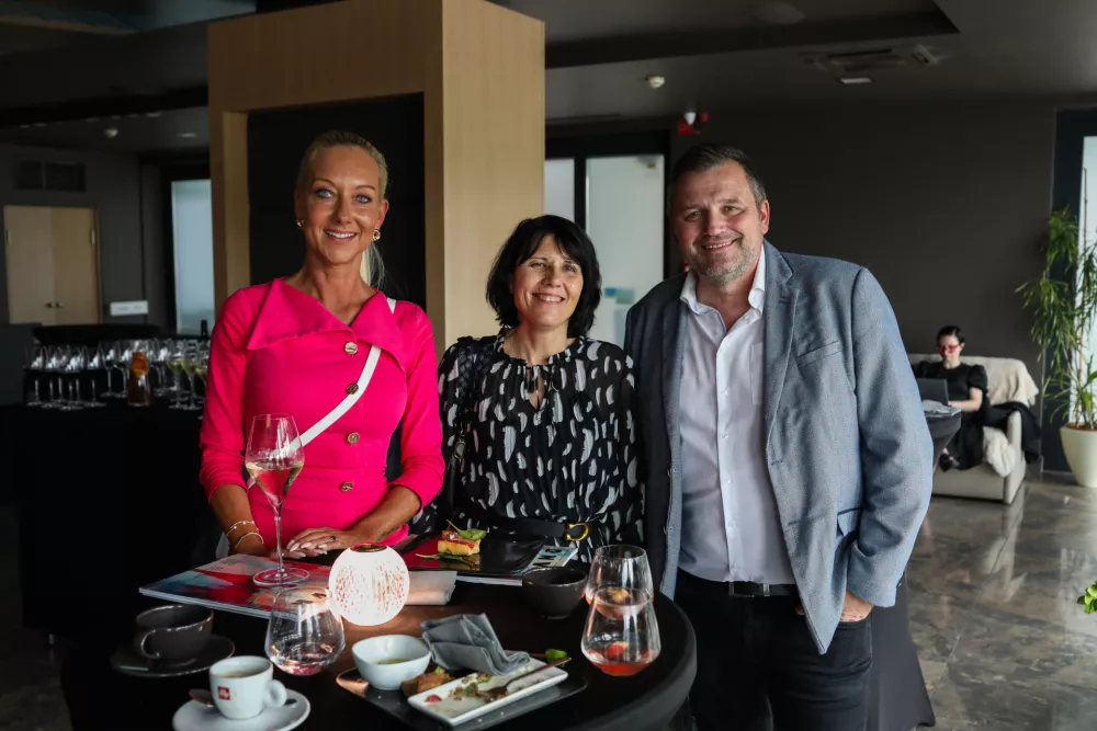 - Lidija Muha, Dnevnik,- mag. Aleksandra Podgornik, direktorica Štajerske gospodarske zbornice- 11.09.2025. - Regijski izbor Gazela 2025 podravsko pomurske regije v Mariboru.//FOTO: Bojan Velikonja