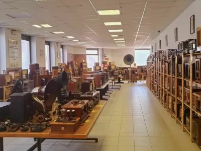 trioda razstava starih radijskih aparatov / Foto: Katja Gleščič 