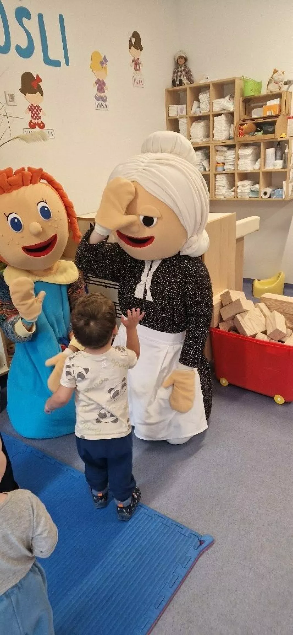 Na odvzem krvi vabijo otroke iz petih koroških občin