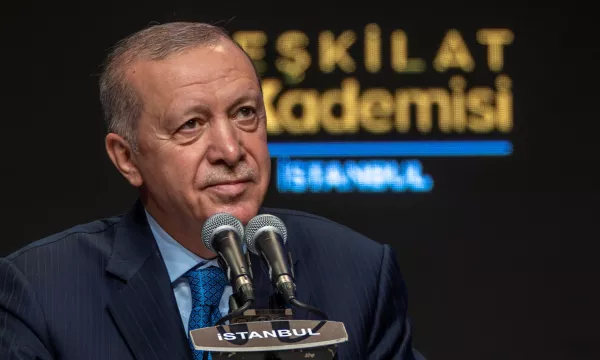 Turkish President Tayyip Erdogan addresses his supporters during a meeting in Istanbul, Turkey, September 13, 2025. REUTERS/Umit Bektas