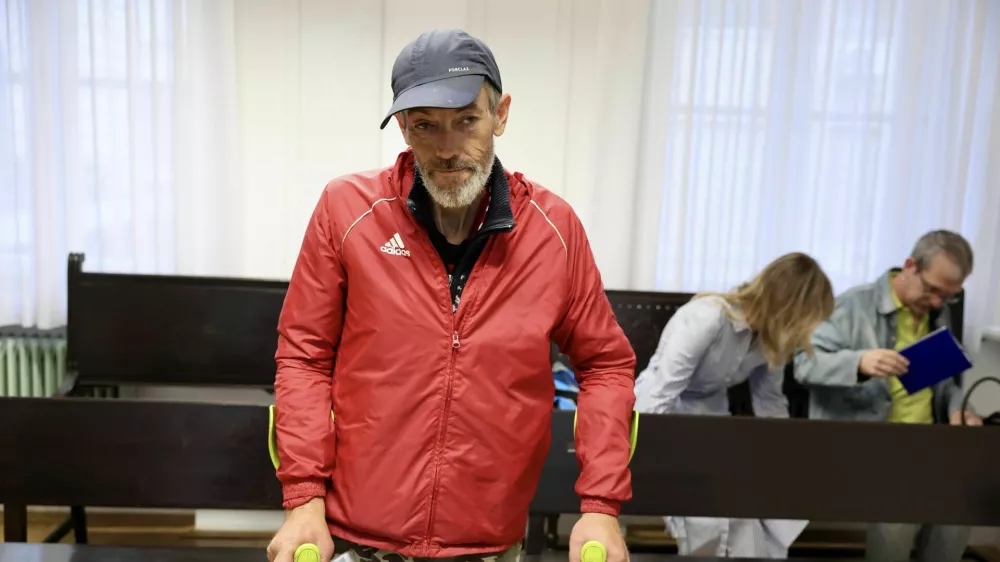 Kradel skupaj z morilcem bivše žene