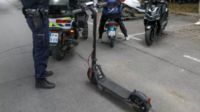 11.7.2025 - policija, nadzor prometa, lahka motorna vozila, skuter, moped, varnost v prometru, skiroFoto: Luka Cjuha