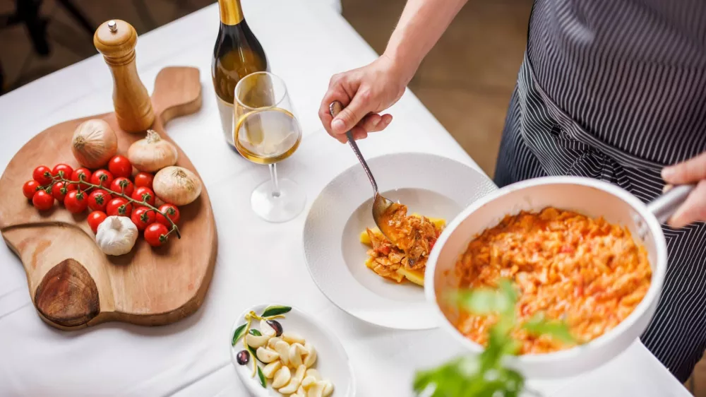 Dnevi beneške kulinarike povezujejo izbrane izolske gostince, ki so za to priložnost pripravili edinstvene menije, navdahnjene z beneško tradicijo. F jaka Ivančič/visitizola 