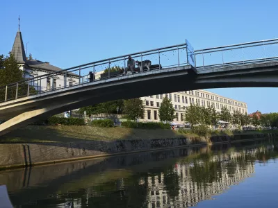 LjubljanicaCenter RogŽitni most27.08.2024 Arhitektura v živo z ladjico, mostovi čez Ljubljanico. FOTO: Nik Erik Neubauer