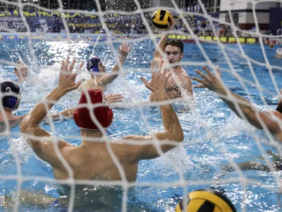 - jan. - feb. 2024 – Vaterpolo - športna reportaža //FOTO: Jaka GasarOPOMBA: ZA OBJEKTIV - REPORTAŽA