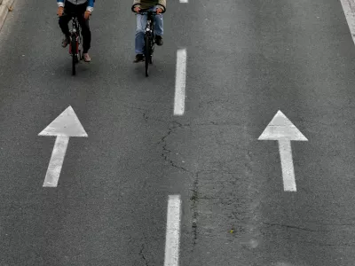 ﻿- simbolična fotografija, mestni promet - kolesarstvo - vožnja v napačno smer, kolesarja, prekršek, kolesar -  //FOTO: Bojan Velikonja