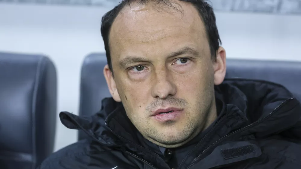 ﻿trener NK Olimpija Darko Karapetrović   - nogomet - Olimpija: Maribor, Prva liga - 22. krog:   //FOTO: Jaka Gasar