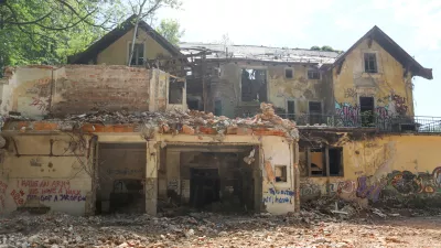 26.05.2025 - Hotel Bellevue Ljubljana. rušenje gradbiščeFoto: Luka Cjuha
