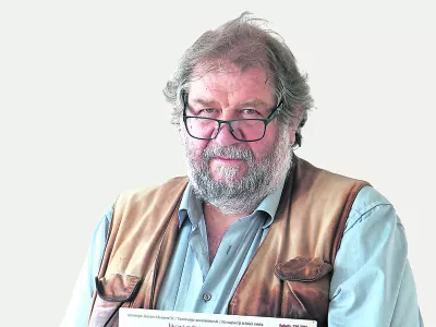 14.06.2017 - Ervin Hladnik Milharcic, kolumnist- Dnevnik 2017 - portreti za komentarje in kolumne - kolumnisti - novinarji - novinar//FOTO: Tomaz Skale ------PERMANENT !!!COLOR za kolumno