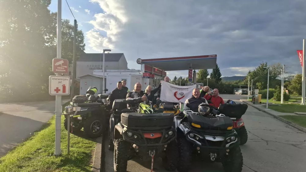 Paraplegiki na poti v Črno goro