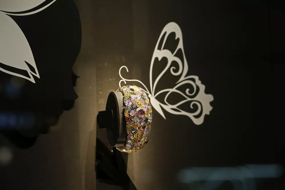 Graff Diamonds Hallucination bolj ko na uro spominja na skulpturo iz diamantov. / Foto: Getty Images