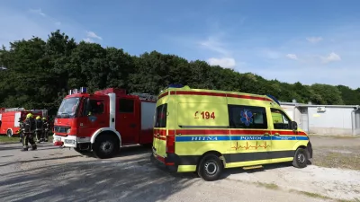 25.05.2024., Zagreb - U sumi juzno od Kerestinca pao je manji sportski zrakoplov. Na teren su izasle dezurne sluzbe te je mjesto dogadjaja osigurano. Vatrogasci i hitna pomoc na mjestu nesrece. Photo: Igor Kralj/PIXSELL