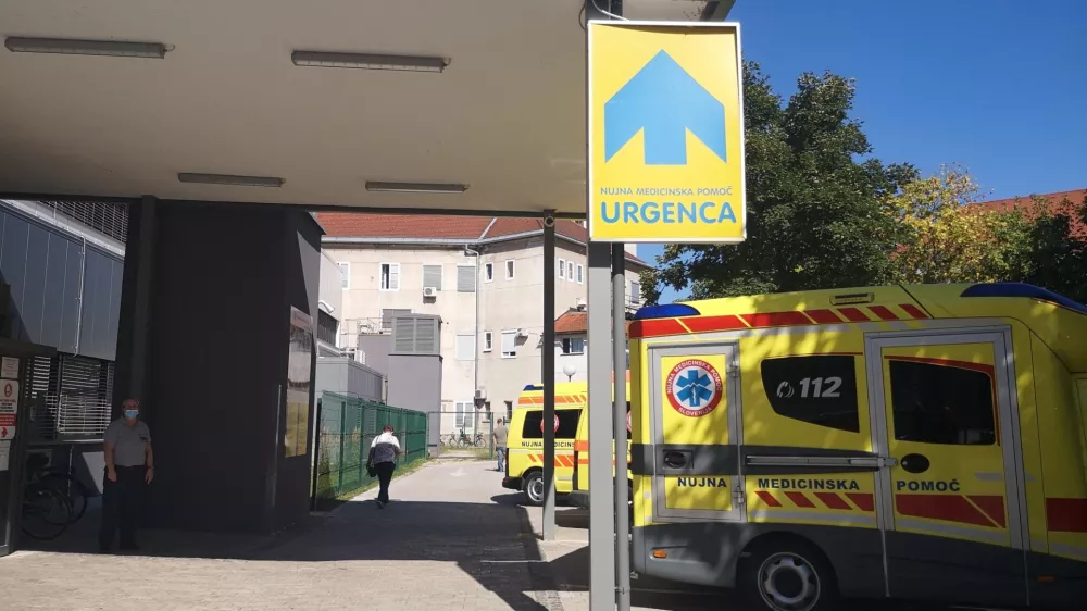 V primeru zamenjave pacientov tožilstvo obtožuje medicinski sestri