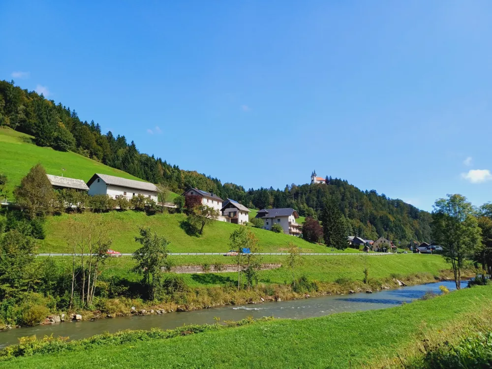 Občina Gorenja vas – Poljane zaradi obnove po poplavah v rdečih številkah