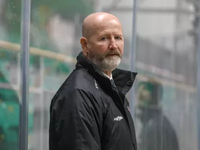 ﻿trener Jesenic Nik Zupančič- 08.02.2022 - hokej - Olimpija: Jesenice, državno prvenstvo, polfinale, povratna tekma //FOTO: Luka Cjuha..