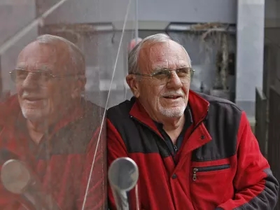 ﻿Evgen Jurič, humorist, satirik, pisatelj in upokojeni novinar //FOTO: Tomaž Skale