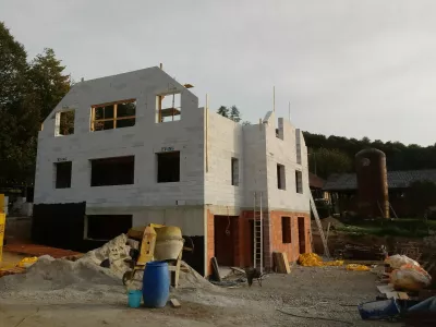 Iskrica, družina Camloh, požar, gradnja nove hiše. Foto: Mina Camloh