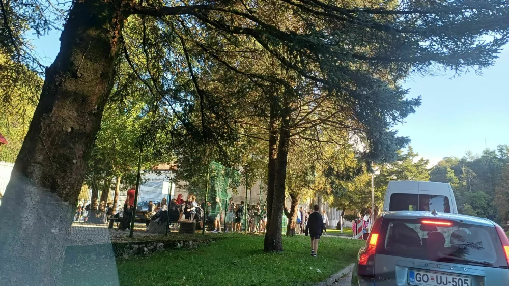 Evakuacija zaradi bombe v Kanalu. Foto: bralec