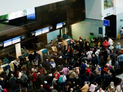 People queue inside Terminal 2 at Dublin Airport, following its reopening after it was evacuated as a safety precaution, in Dublin, Ireland, September 20, 2025. REUTERS/Clodagh Kilcoyne