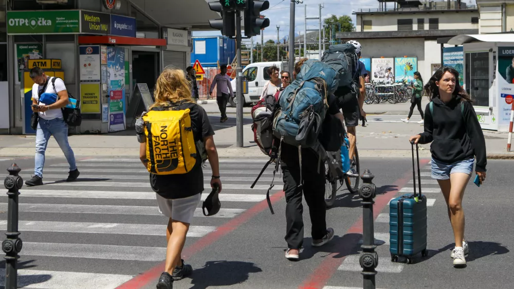 10.07.2025 - kratkotrajni najem stanovanja,oddaja, Airbnb, turisti Foto: Luka Cjuha