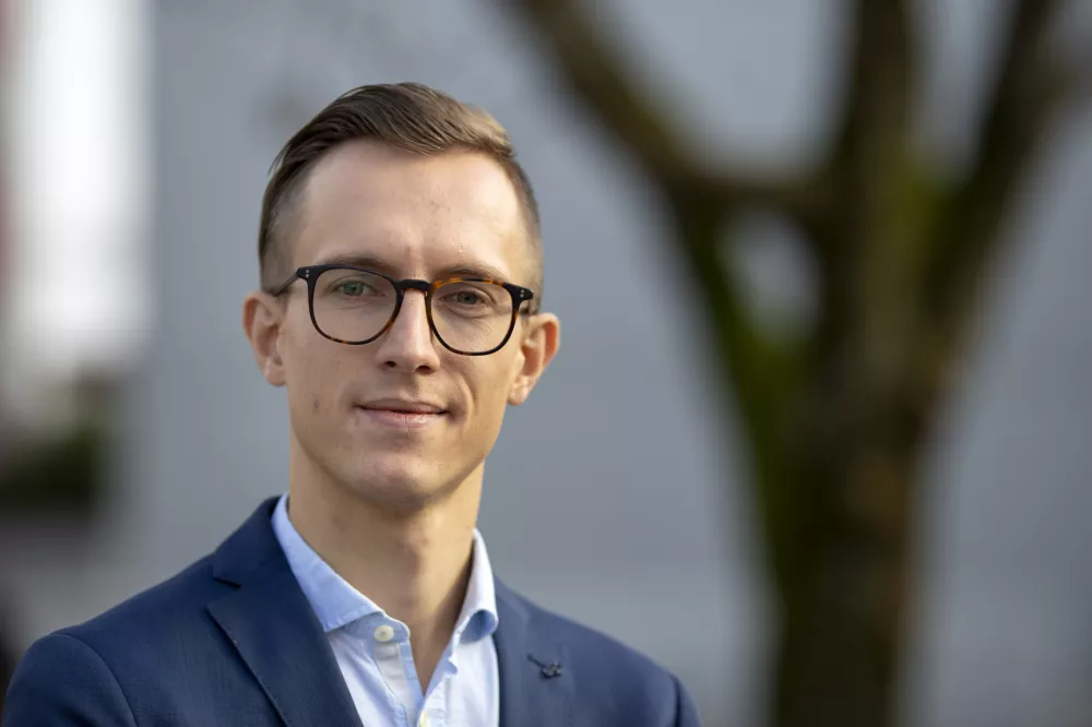 ﻿- 28.11.2018 - doc. dr. Rok Spruk, raziskovalec na Ekonomski fakulteti Univerze v Ljubljani - doktoriral iz kvantitativne ekonomske zgodovine leta 2016 na univerzi Utrecht na Nizozemskem,//FOTO: Matjaž RuštOPOMBA: INTERVJU ZA OBJEKTIV 2018