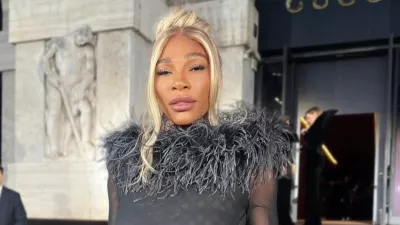 Serena Williams je za teden mode izbrala oprijeto obleko in tako pokazala svoje izklesano telo. F IG/Serena Williams