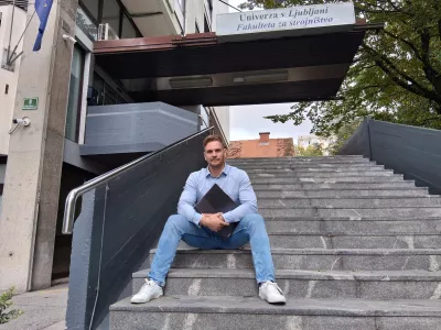 Slovenec, ki podira meje: doktor znanosti, glasbenik in prvak v dvigovanju uteži