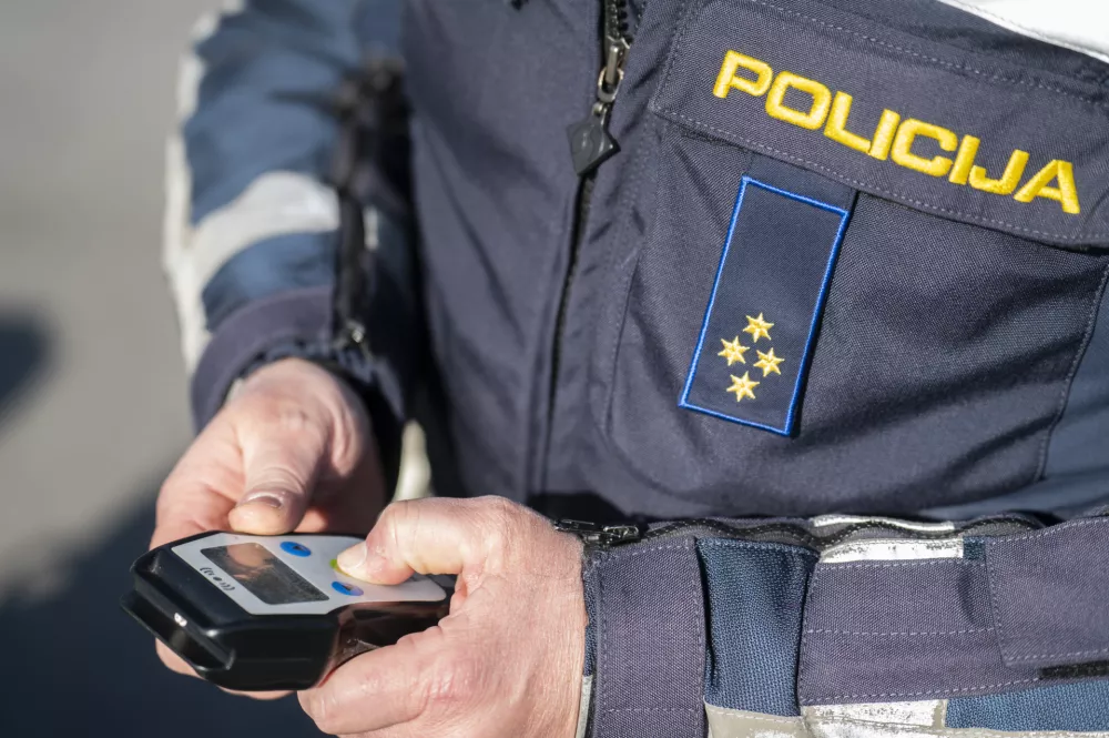 prometni nadzorpolicija - simbolična fotografijaprometna policijavarnost v prometupolicija na motorjihmotoristična policijaprehitri voznikiavtocestna policijaalkotestalkohol v prometu08.04.2025 Policijski nadzor, počivališče PovodjeFOTO: Nik Erik Neubauer