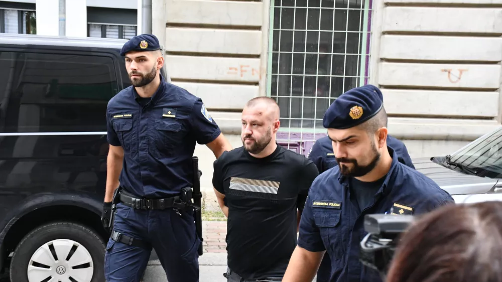 Osumljenega umora Zorana Grgića so danes prepeljali na zaslišanje na državno odvetništvo. FPixell