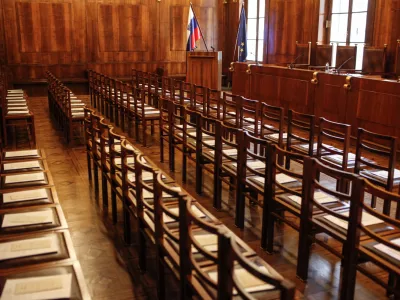 razpravna dvorana- Ustavno sodišče Republike Slovenije, Beethovnova ulica 10     //FOTO: Jaka Gasar